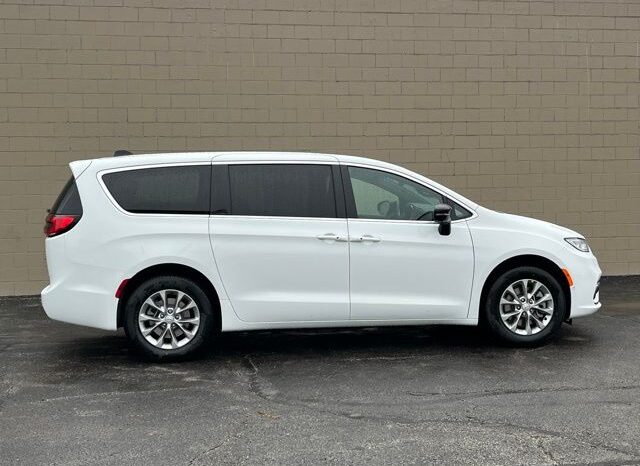 
 Chrysler Pacifica full									