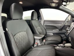 Mitsubishi Outlander Sport full