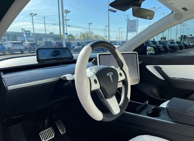 
 Tesla Model Y full									