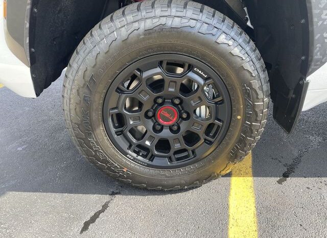 
 Toyota Tundra Hybrid full									