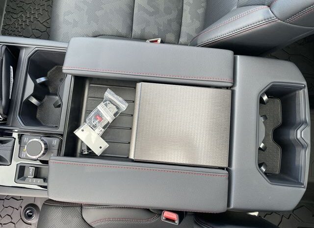 
 Toyota Tundra Hybrid full									