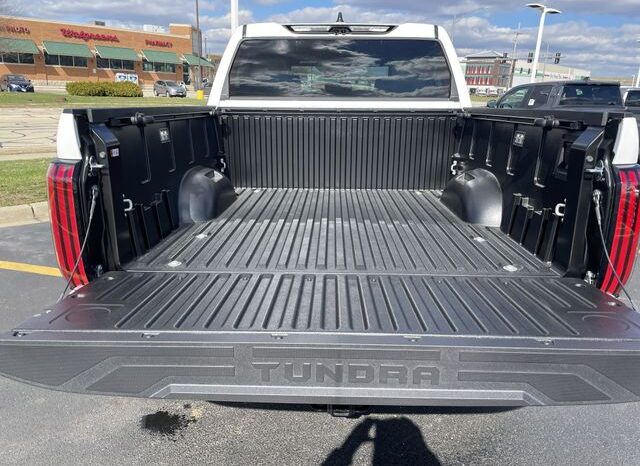 
 Toyota Tundra Hybrid full									