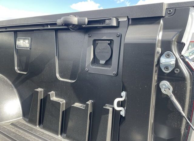 
 Toyota Tundra Hybrid full									