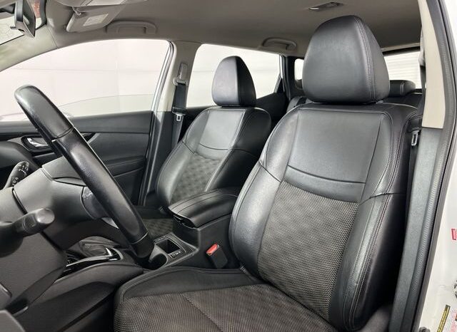 
 Nissan Rogue Sport full									