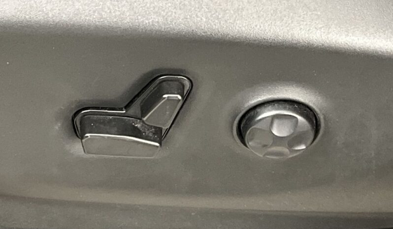 
 Chrysler Pacifica Hybrid full									