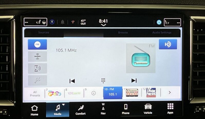 
 Chrysler Pacifica Hybrid full									