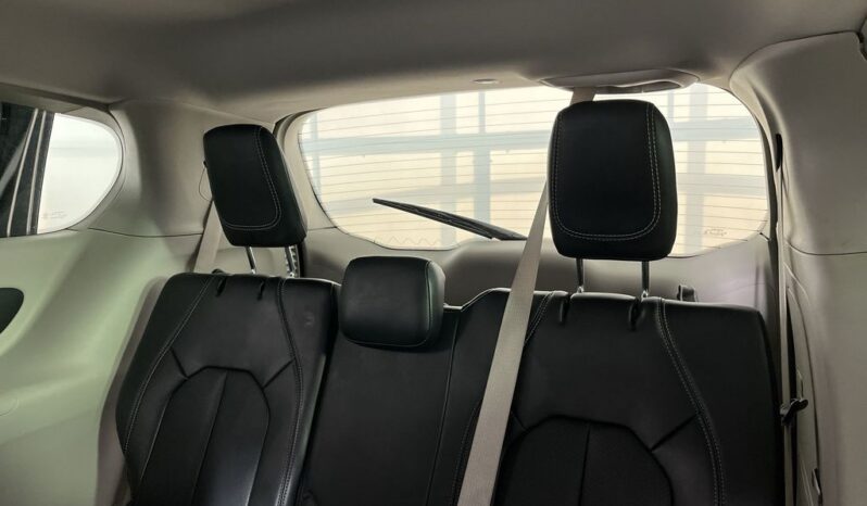 
 Chrysler Pacifica Hybrid full									