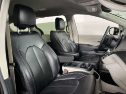 
 Chrysler Pacifica Hybrid full									