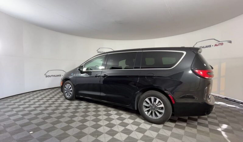 
 Chrysler Pacifica Hybrid full									