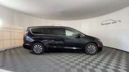
 Chrysler Pacifica Hybrid full									