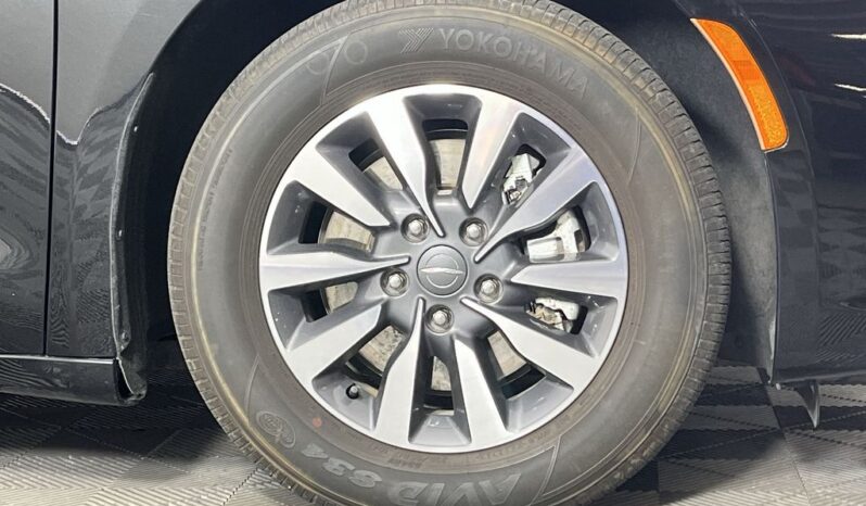 
 Chrysler Pacifica Hybrid full									