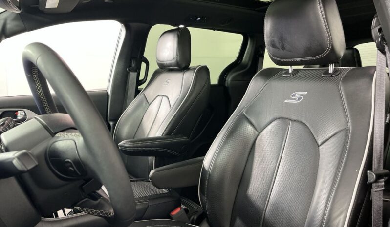 
 Chrysler Pacifica full									