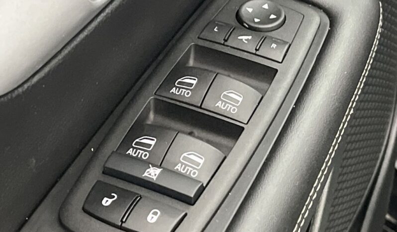 
 Chrysler Pacifica full									