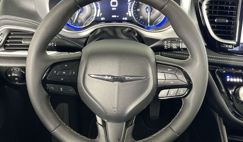 
 Chrysler Pacifica full									
