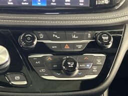 Chrysler Pacifica full