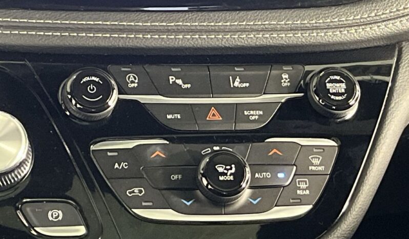 
 Chrysler Pacifica full									