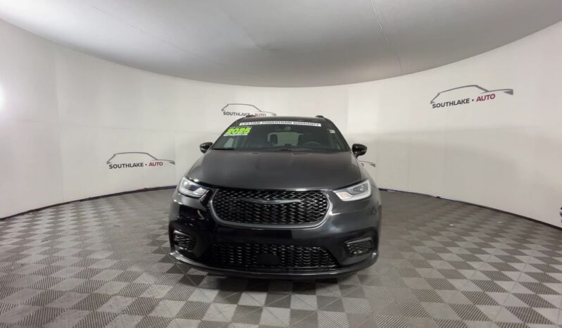 
 Chrysler Pacifica full									