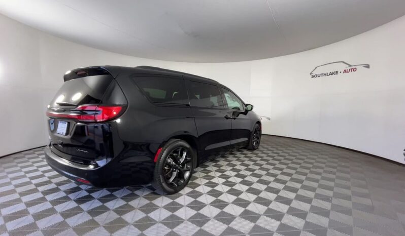
 Chrysler Pacifica full									