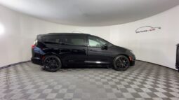 Chrysler Pacifica full