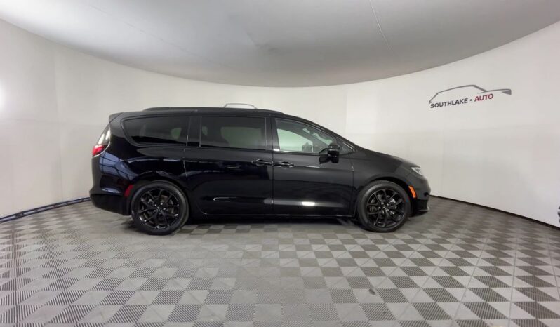 
 Chrysler Pacifica full									