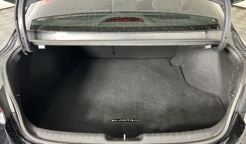 
 Hyundai Elantra full									