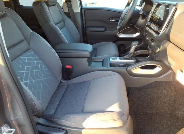 
 Nissan Frontier full									