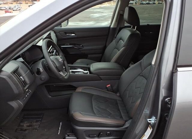 
 Nissan Pathfinder full									