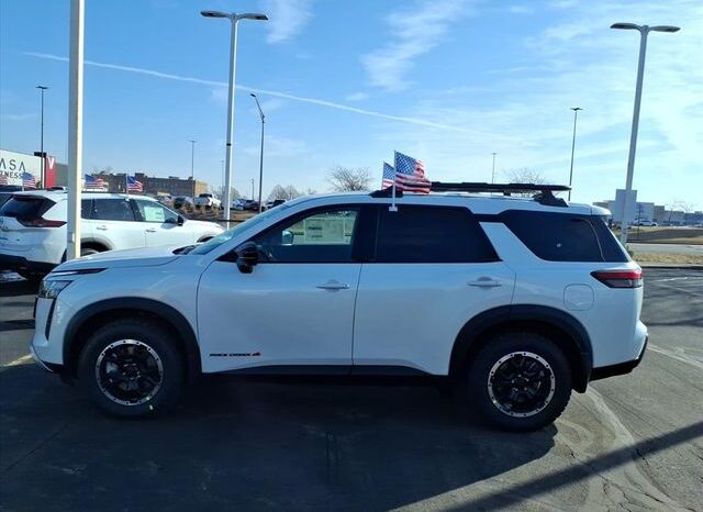 
 Nissan Pathfinder full									