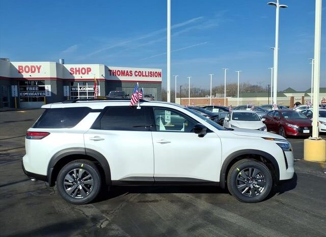 
 Nissan Pathfinder full									