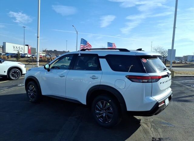 
 Nissan Pathfinder full									