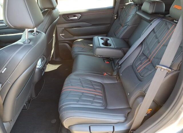 
 Nissan Armada full									