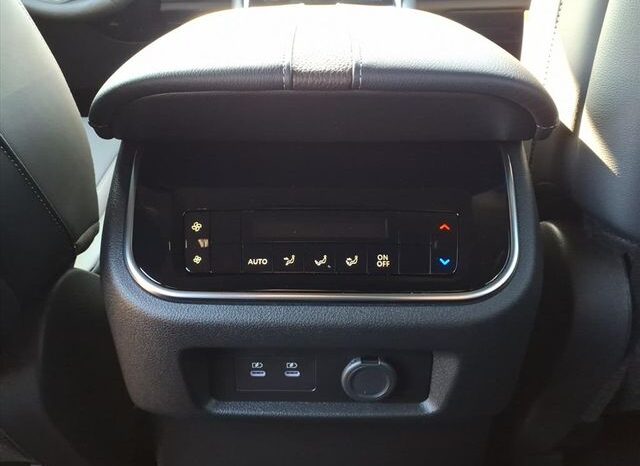 
 Nissan Armada full									