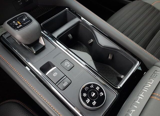 
 Nissan Pathfinder full									