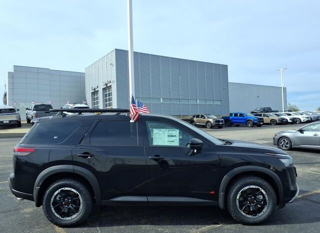 
 Nissan Pathfinder full									