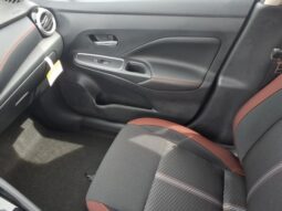 Nissan Versa full