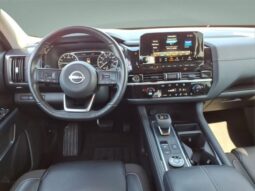 Nissan Pathfinder full