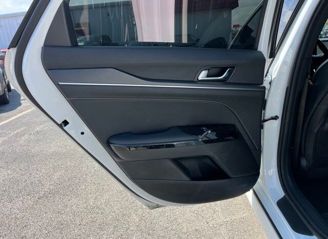 
 Kia K5 full									