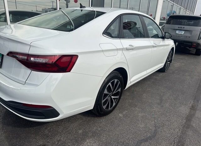 
 Volkswagen Jetta full									