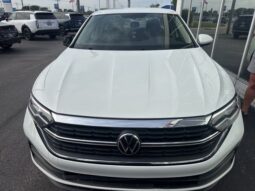 Volkswagen Jetta full