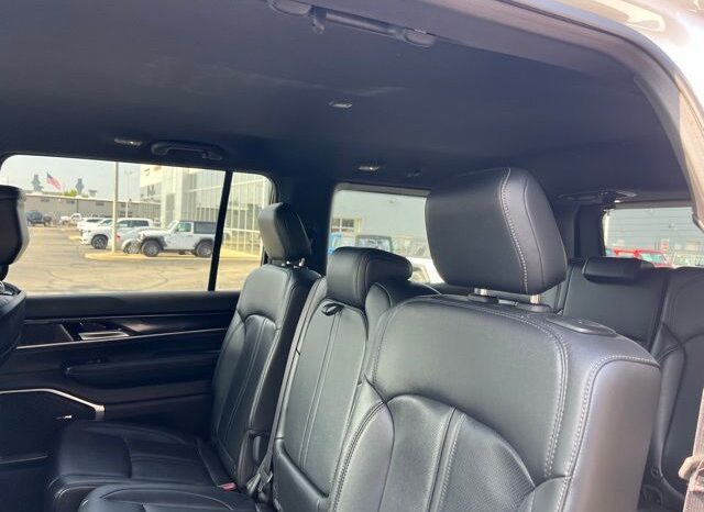 
 Jeep Wagoneer full									