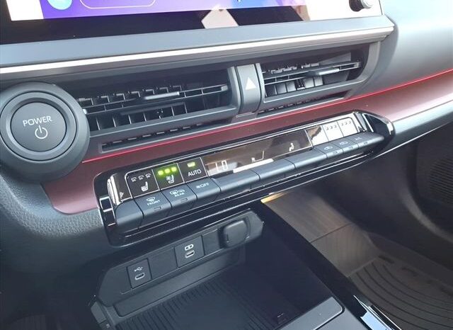 
 Toyota Prius Plug-In Hybrid full									
