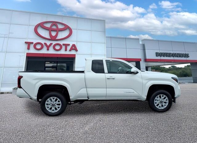 
 Toyota Tacoma full									