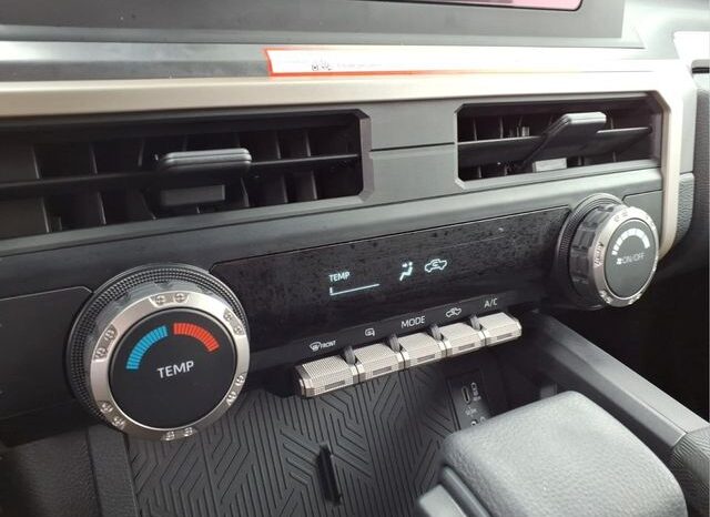 
 Toyota Tacoma full									