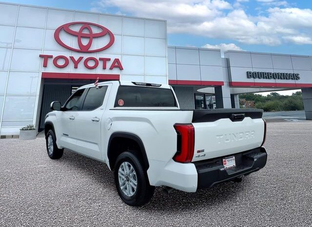 
 Toyota Tundra full									