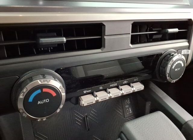
 Toyota Tacoma full									