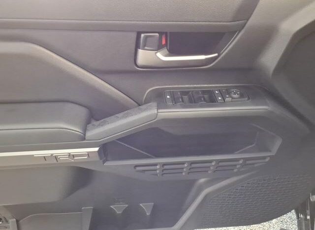
 Toyota Tacoma full									