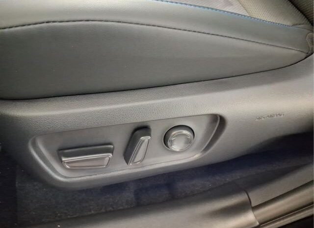
 Toyota RAV4 Plug-In Hybrid full									