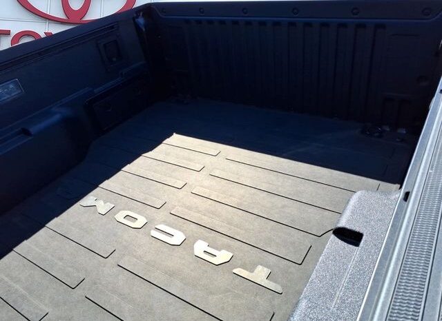
 Toyota Tacoma full									