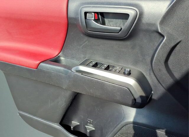 
 Toyota Tacoma full									