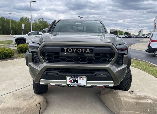 
 Toyota Tacoma Hybrid full									